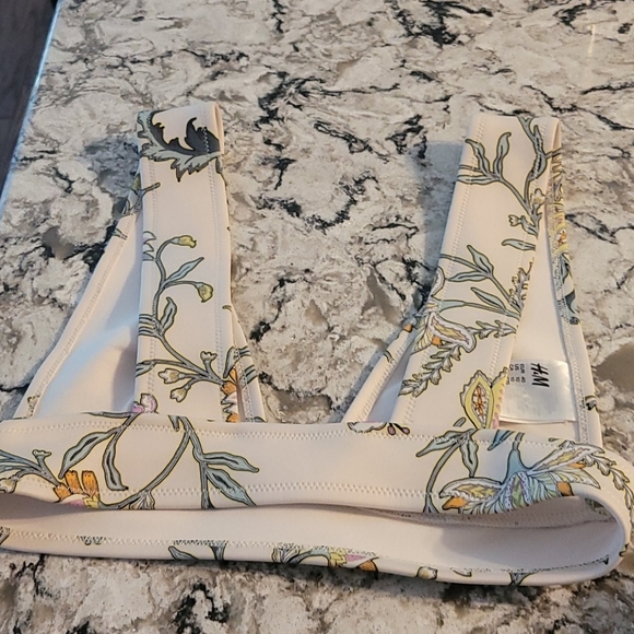 Brand New H&M Bikini - Picture 5 of 6